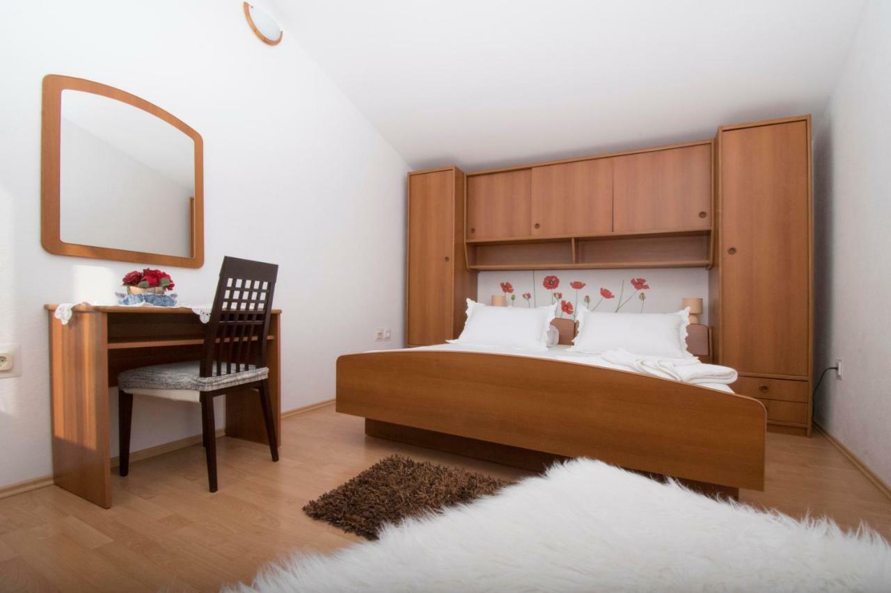Apartment & Rooms Meri Tučepi Kültér fotó