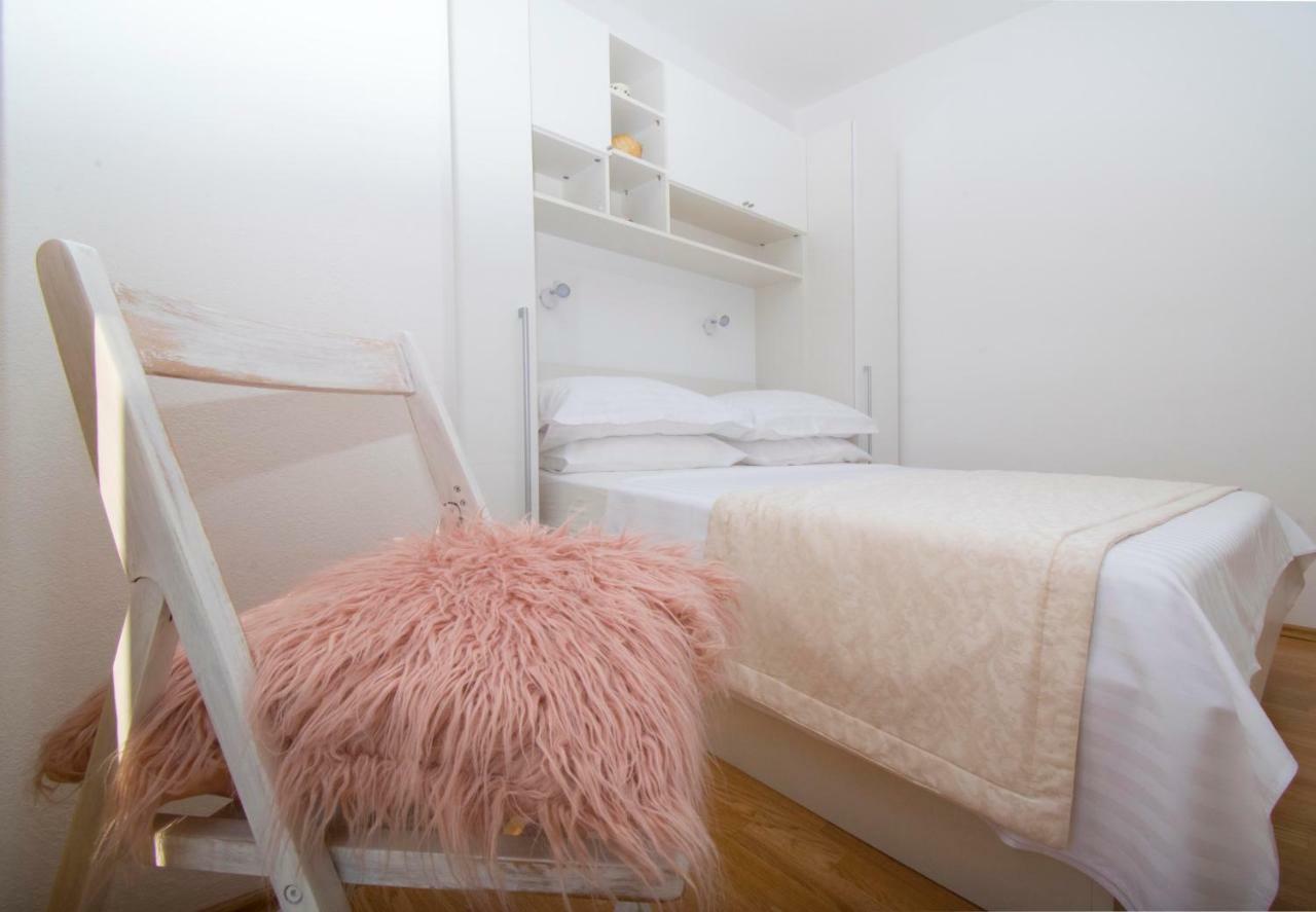Apartment & Rooms Meri Tučepi Kültér fotó
