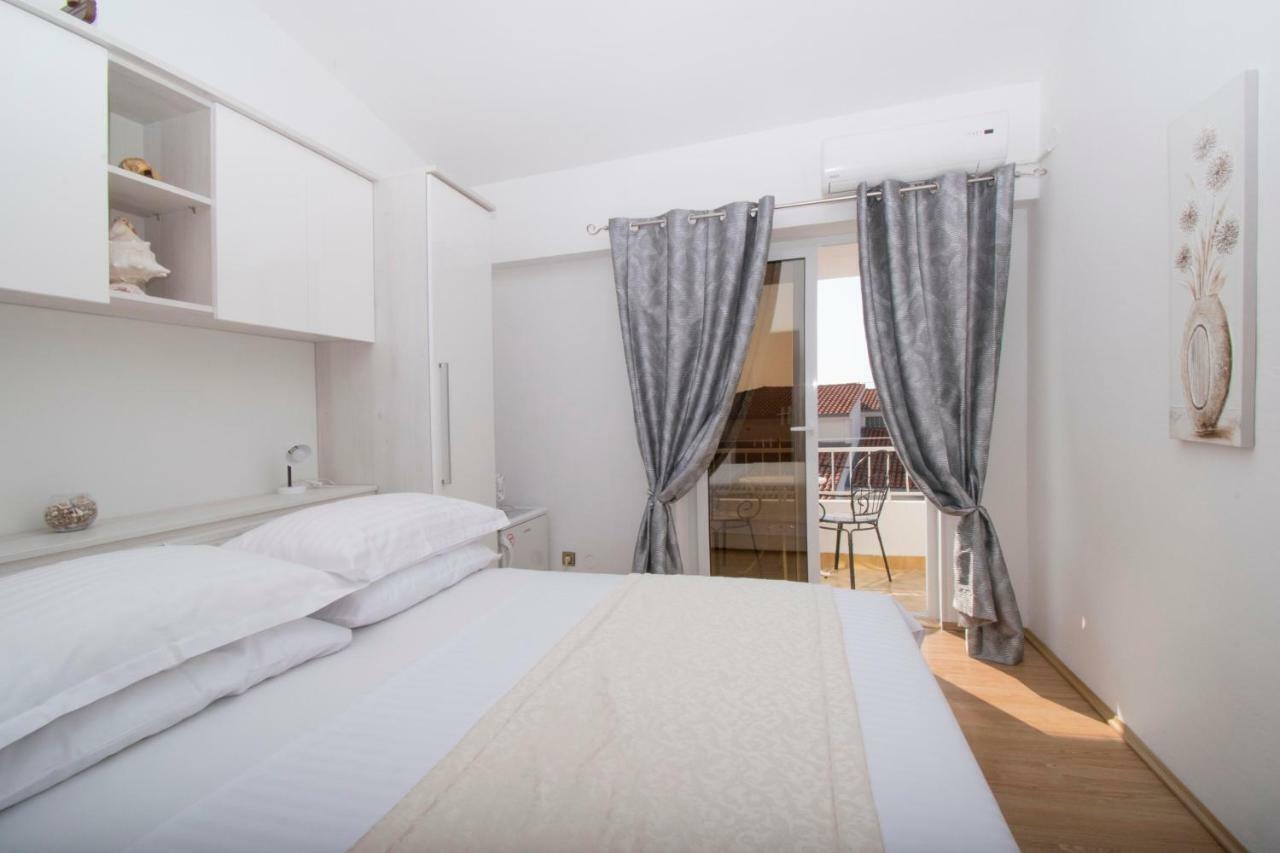 Apartment & Rooms Meri Tučepi Kültér fotó