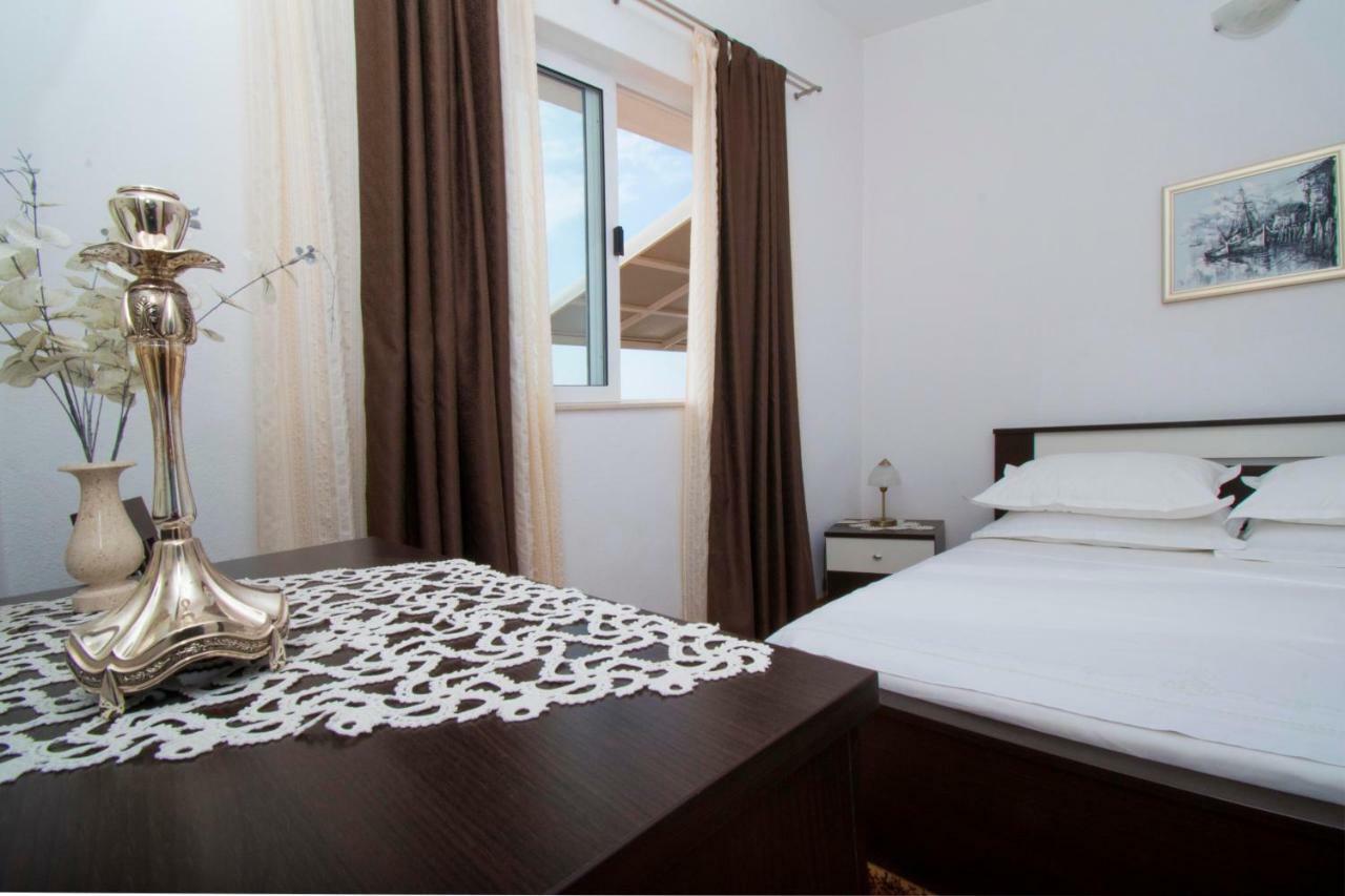 Apartment & Rooms Meri Tučepi Kültér fotó