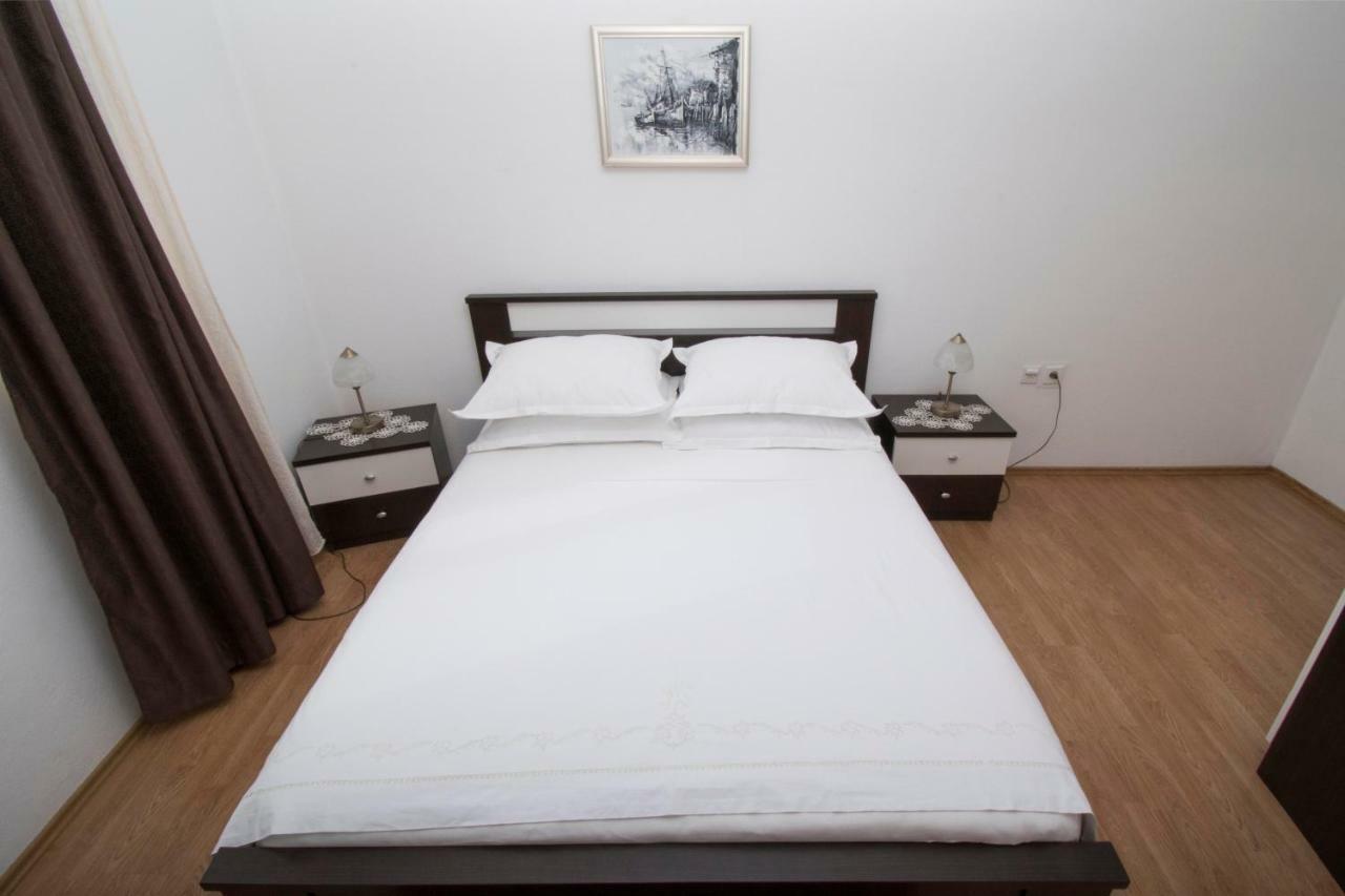 Apartment & Rooms Meri Tučepi Kültér fotó